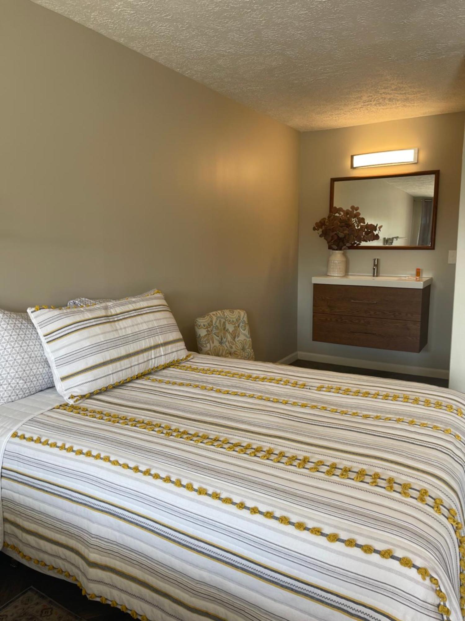 Hotel Lake Anna Glenora Екстер'єр фото
