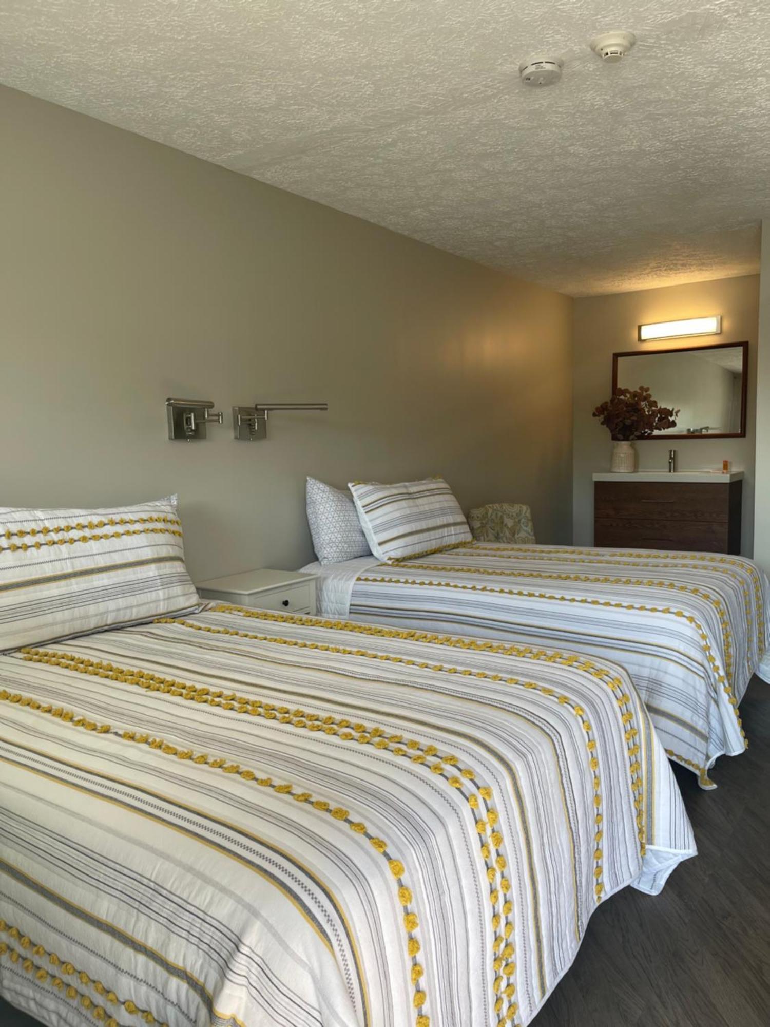 Hotel Lake Anna Glenora Екстер'єр фото